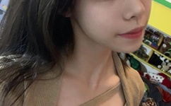 青草国产超碰人人添人人碱